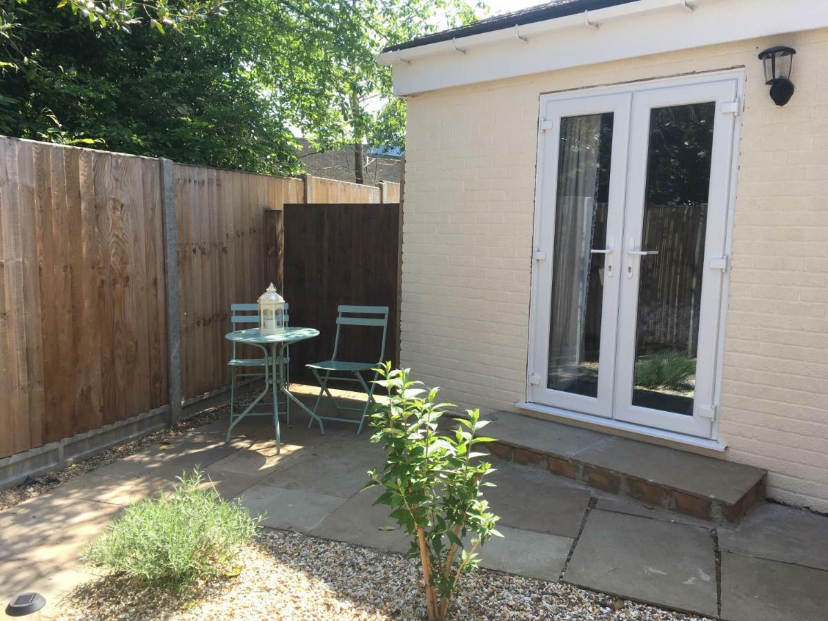The Annexe At Asbit Lodge Mildenhall Exterior photo